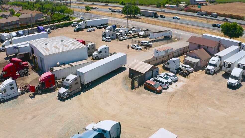 12796 S Harlan Rd, Lathrop, CA à vendre - Vidéo sur l’inscription commerciale - Image 2 de 11