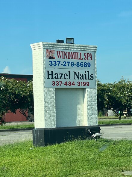 400 Westgate Rd, Scott, LA à louer - Photo du bâtiment - Image 2 de 8