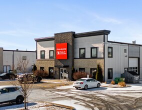 1350 Boul Lionel-Boulet, Varennes, QC à louer Photo intérieure- Image 1 de 3