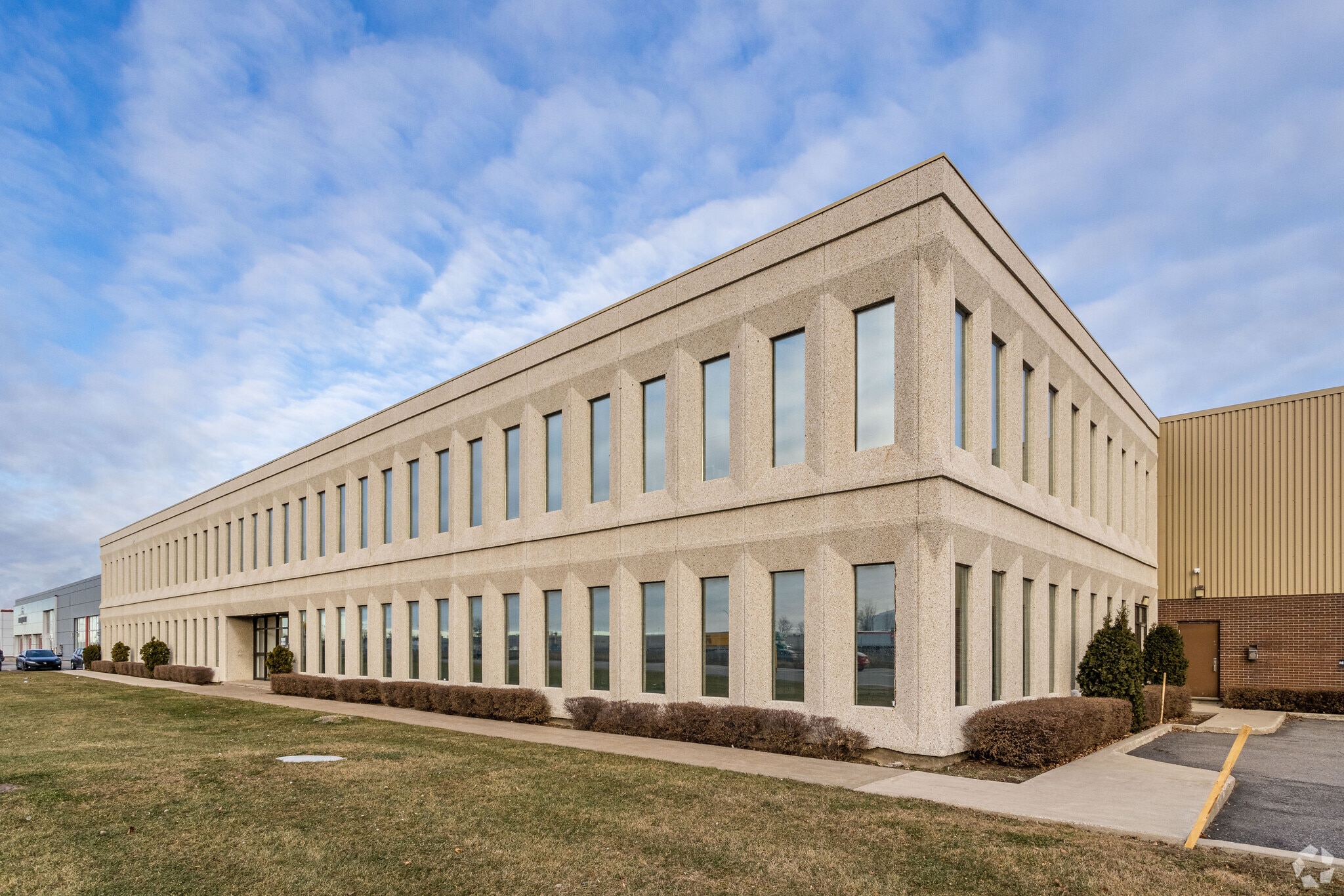 7875 Rte Transcanadienne, Montréal, QC à vendre Photo principale- Image 1 de 1