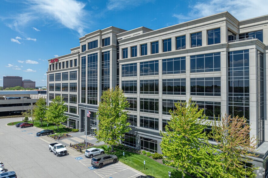 150 E Pierce Rd, Itasca, IL à louer - Photo du bâtiment - Image 2 de 5