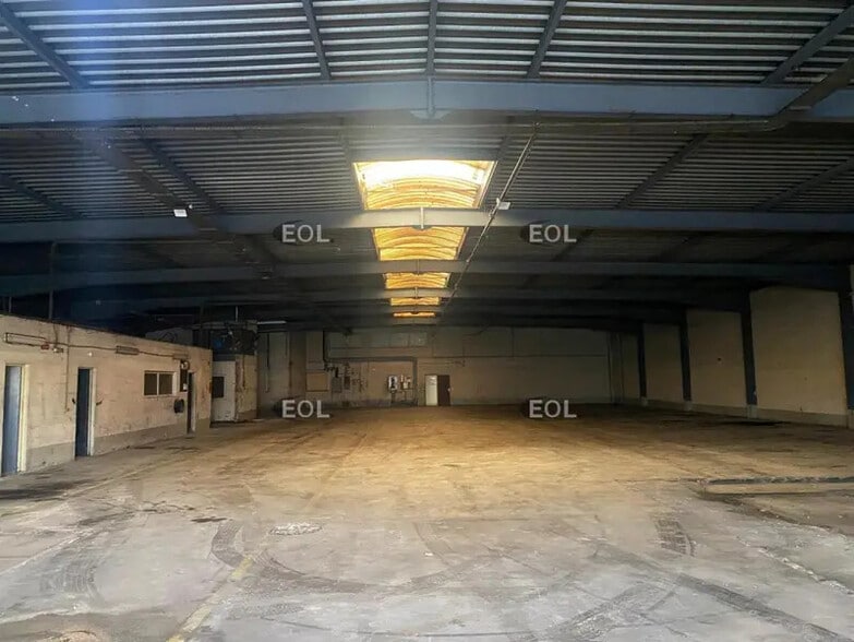 Industrial in Noisiel for lease - Building Photo - Image 2 of 10