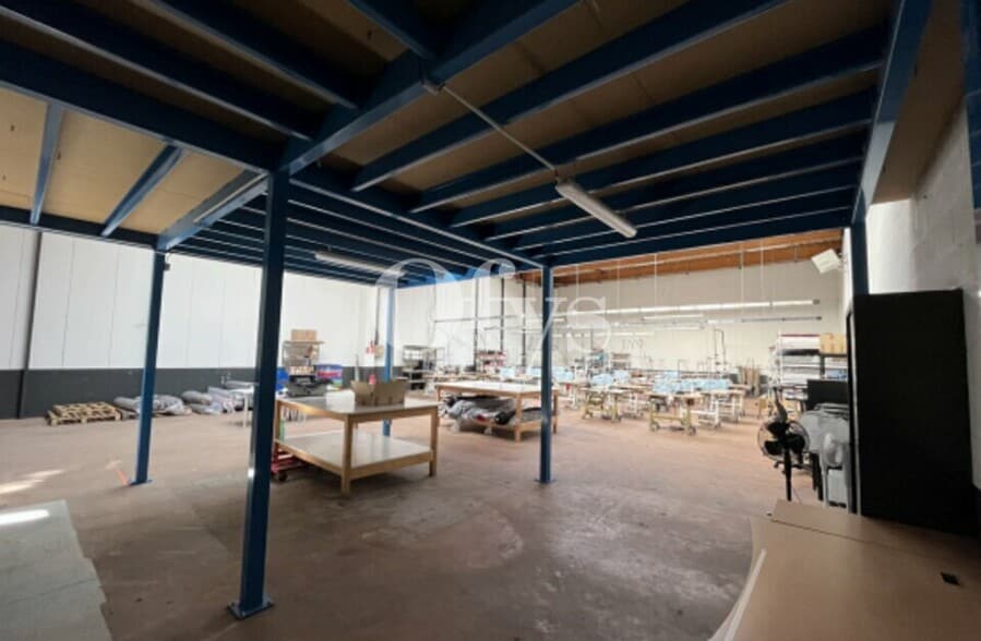 58 Avenue Des Bruyères, Décines-Charpieu for lease - Interior Photo - Image 3 of 8