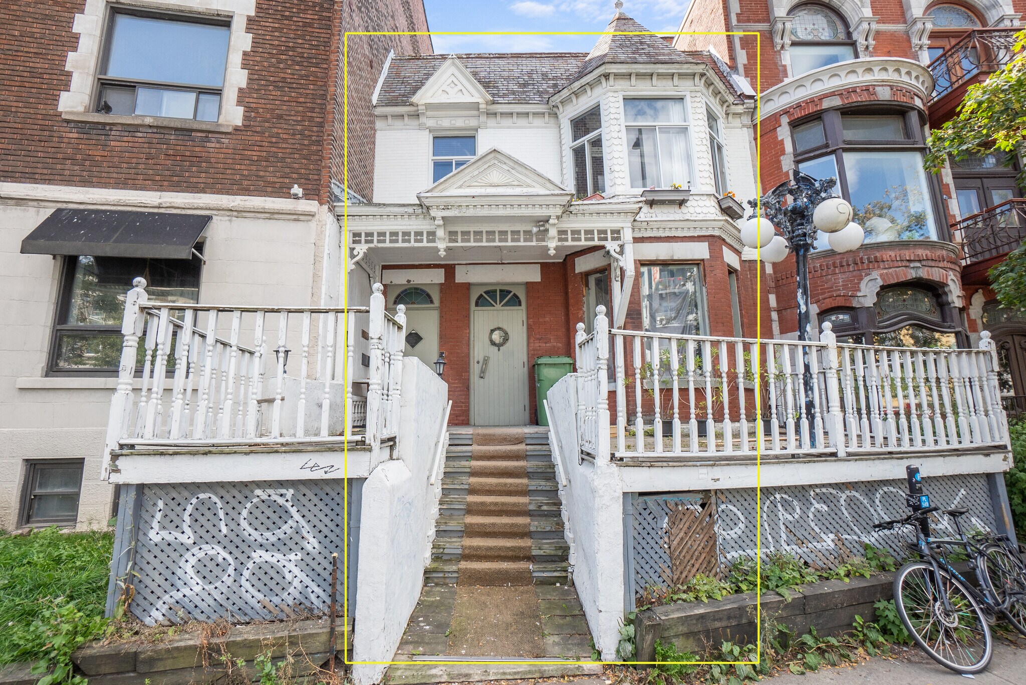 5258 Av Du Parc, Montréal, QC à vendre Photo du bâtiment- Image 1 de 16