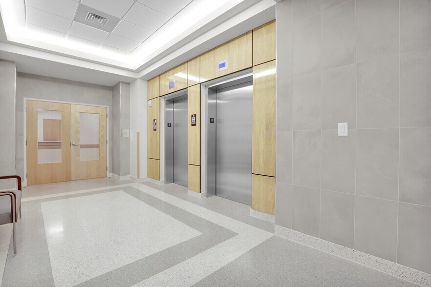 Memorial Health Medical Campus, Metts Dr, Savannah, GA à louer - Hall d’entrée - Image 3 de 25