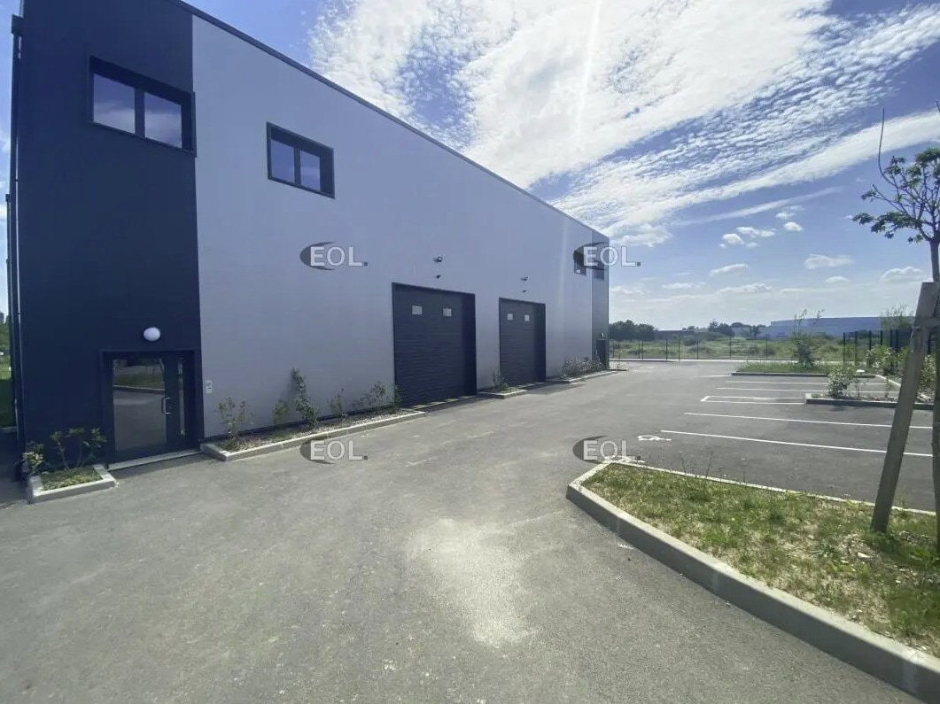 50 Rue Des Osiers, Coignières for lease Primary Photo- Image 1 of 2