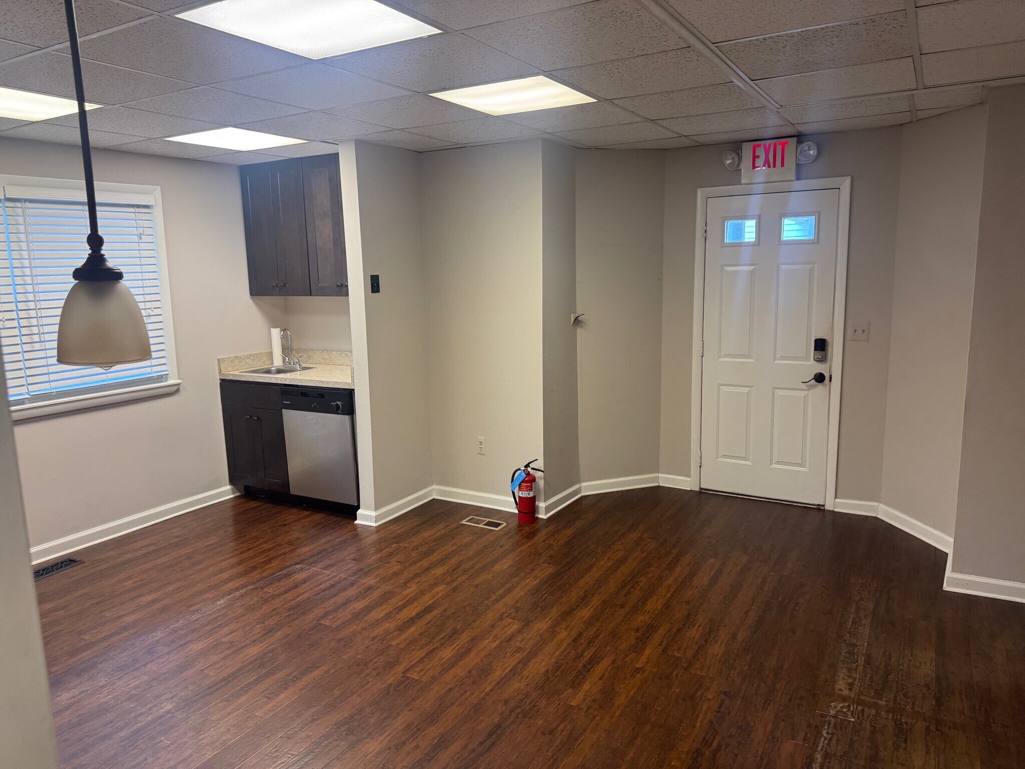 509 Main St, Toms River, NJ for lease Interior Photo- Image 1 of 8