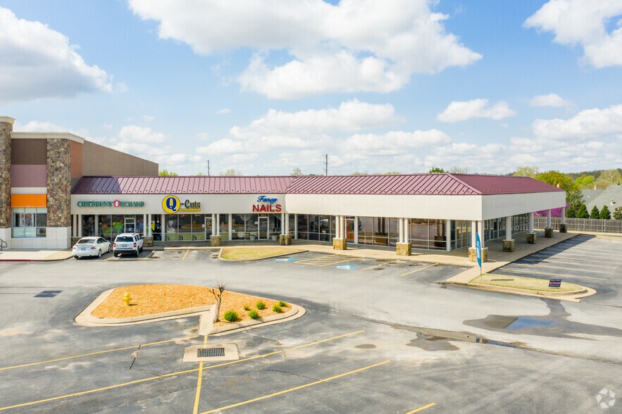 7820 E 101st St, Tulsa, OK à louer - Photo du bâtiment - Image 2 de 3