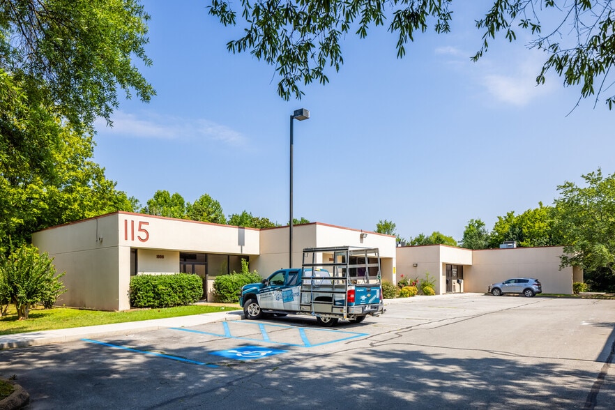 115 Nowlin Ln, Chattanooga, TN à louer - Photo du bâtiment - Image 2 de 7