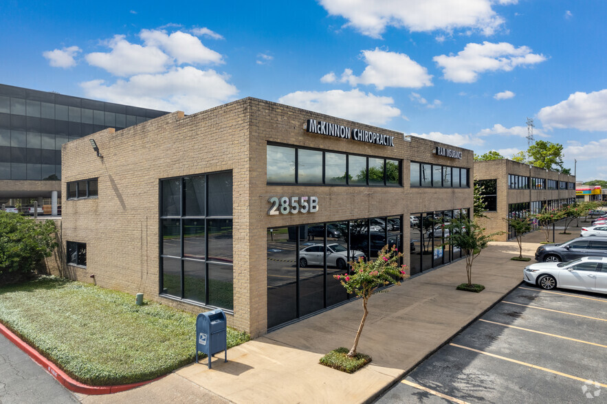 2855 Mangum Rd, Houston, TX for lease - Building Photo - Image 3 of 9