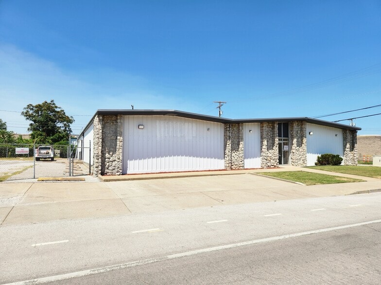 1433 E 6th St, Tulsa, OK for lease - Building Photo - Image 2 of 4