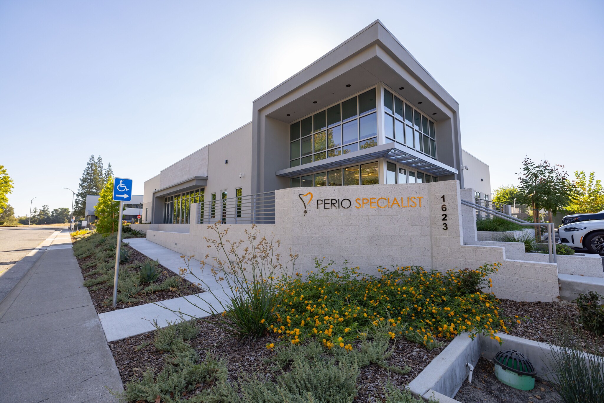 1623 Santa Clara Dr, Roseville, CA à louer Photo du bâtiment- Image 1 de 32