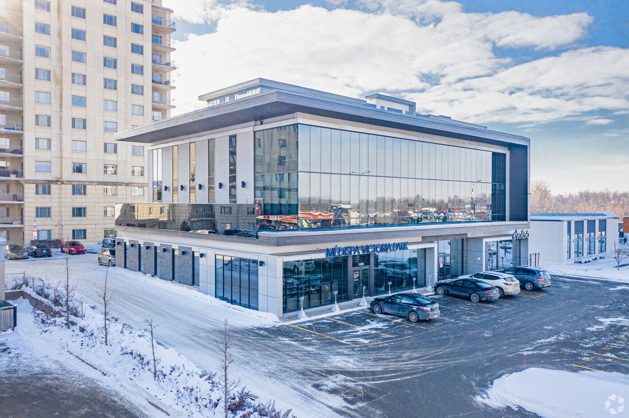 1428 Boul Saint-Martin O, Laval, QC à vendre Photo du bâtiment- Image 1 de 1