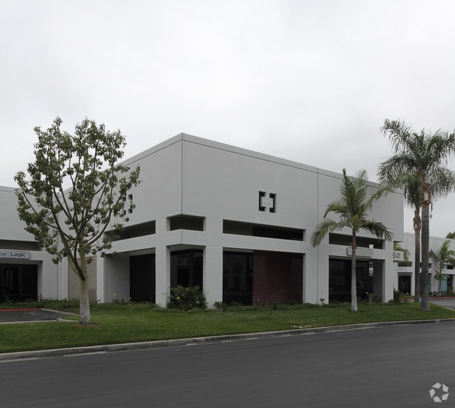 941 Via Rodeo, Placentia, CA for lease - Building Photo - Image 3 of 6