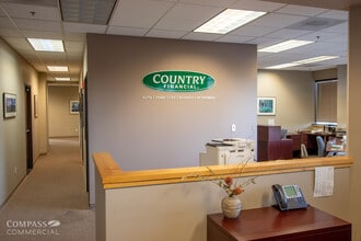 705-775 SW Bonnett Way, Bend, OR à louer Photo du bâtiment- Image 1 de 24