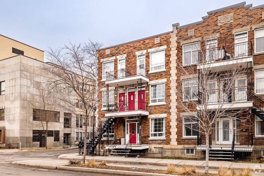 2251-2257 St Rachel E, Montréal, QC for sale - Building Photo - Image 2 of 2