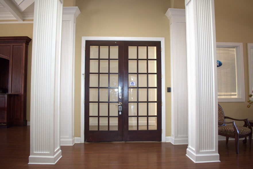 2252 Beach Dr, Gulfport, MS à louer - Photo intérieure - Image 3 de 22