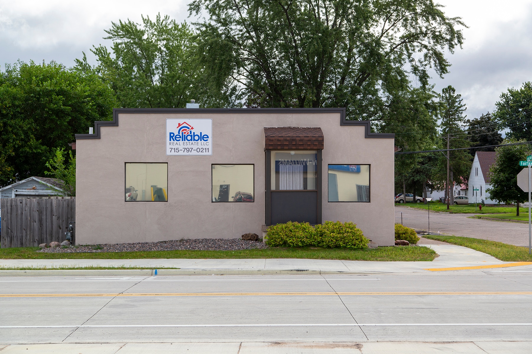 635 Fairfax St, Altoona, WI for sale Primary Photo- Image 1 of 17