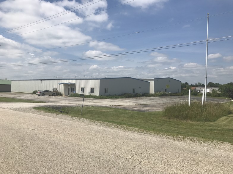 W1236 Industrial Dr, Ixonia, WI for sale - Primary Photo - Image 1 of 1