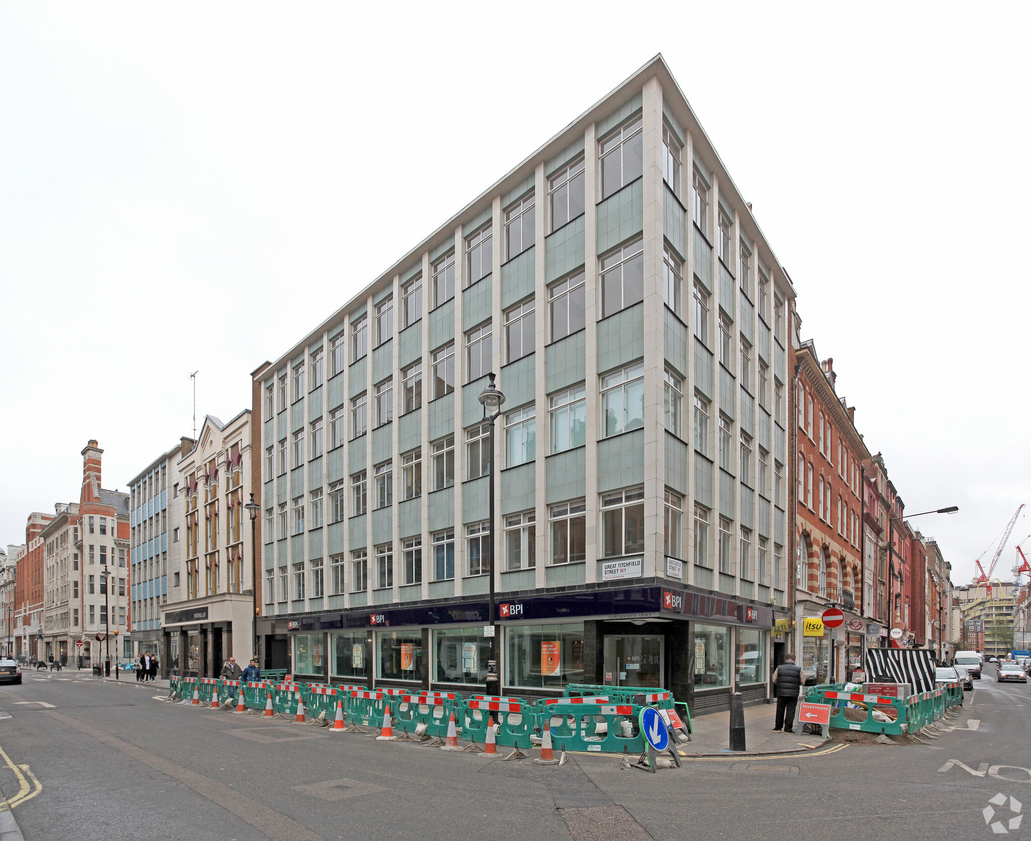 41-42 Eastcastle St, London for lease Primary Photo- Image 1 of 4