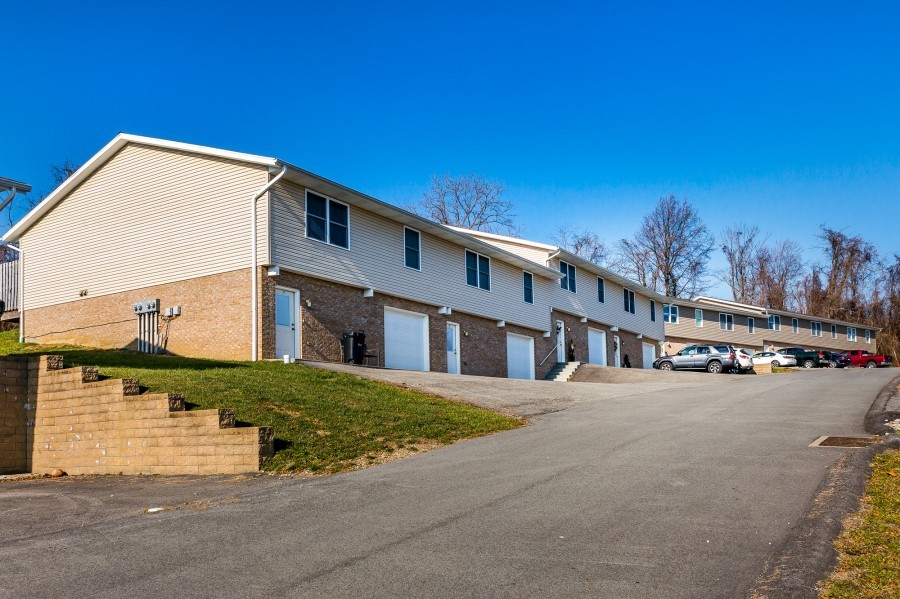 360 McClellandtown Rd, Uniontown, PA à vendre Photo du bâtiment- Image 1 de 1