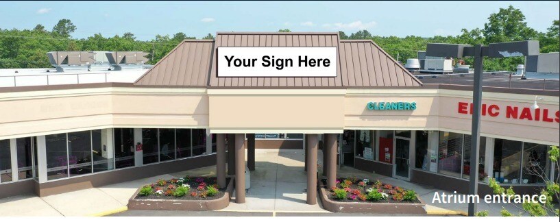 250 W Montauk Hwy, Hampton Bays, NY for lease Building Photo- Image 1 of 2