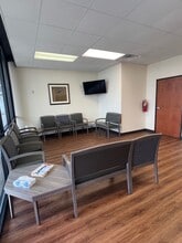 1507 S Hwy 69, Nederland, TX à louer Photo intérieure- Image 1 de 6