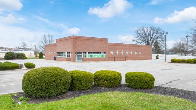 Plus de détails pour 222 S Main St, Orrville, OH - Commerce de détail aux enchères