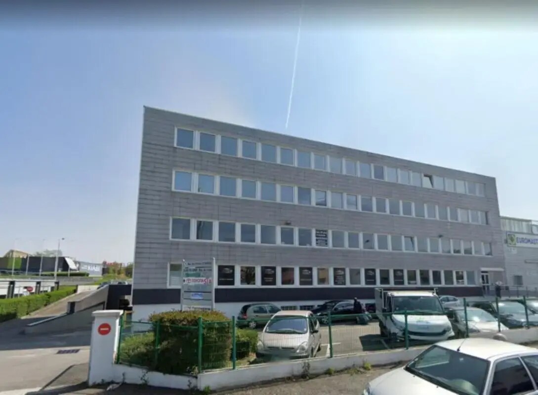 Rue Des Frères Lumière, Plaisir for lease Building Photo- Image 1 of 4