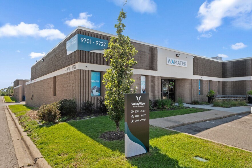 9701-9727 Valley View Rd, Eden Prairie, MN à louer - Photo du bâtiment - Image 2 de 14