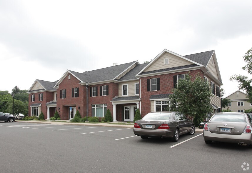 225 Oakland Rd, South Windsor, CT à louer - Photo du bâtiment - Image 1 de 6