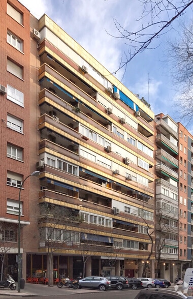 Office in Madrid, Madrid for lease - Building Photo - Image 2 of 2