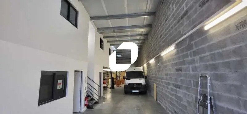 Office in Mérignac for lease Interior Photo- Image 1 of 14