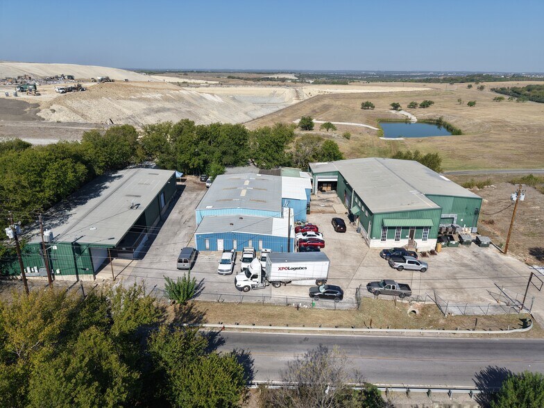 11400 Old Lockhart Rd, Austin, TX à vendre - Photo du bâtiment - Image 2 de 8