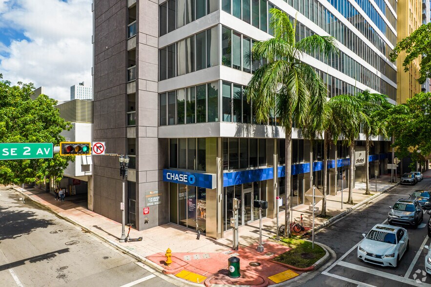 150 SE 2nd Ave, Miami, FL à louer - Photo du bâtiment - Image 2 de 4