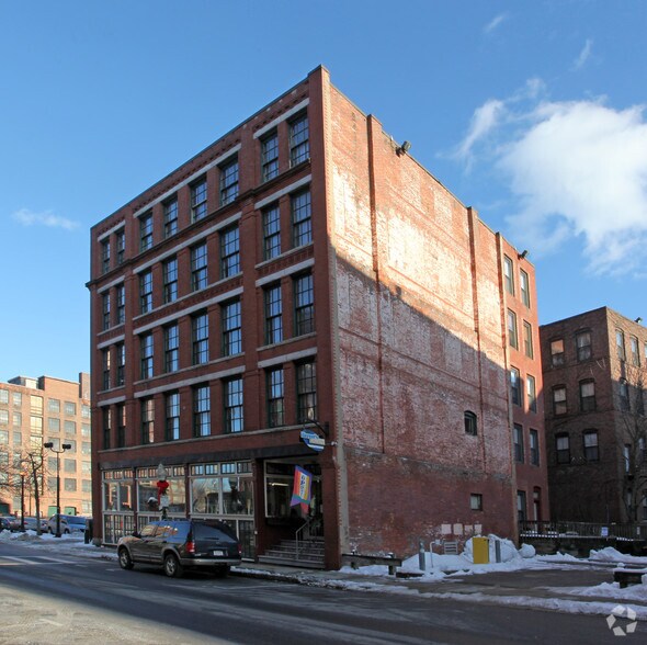 52 Wingate St, Haverhill, MA à louer - Photo du bâtiment - Image 3 de 9