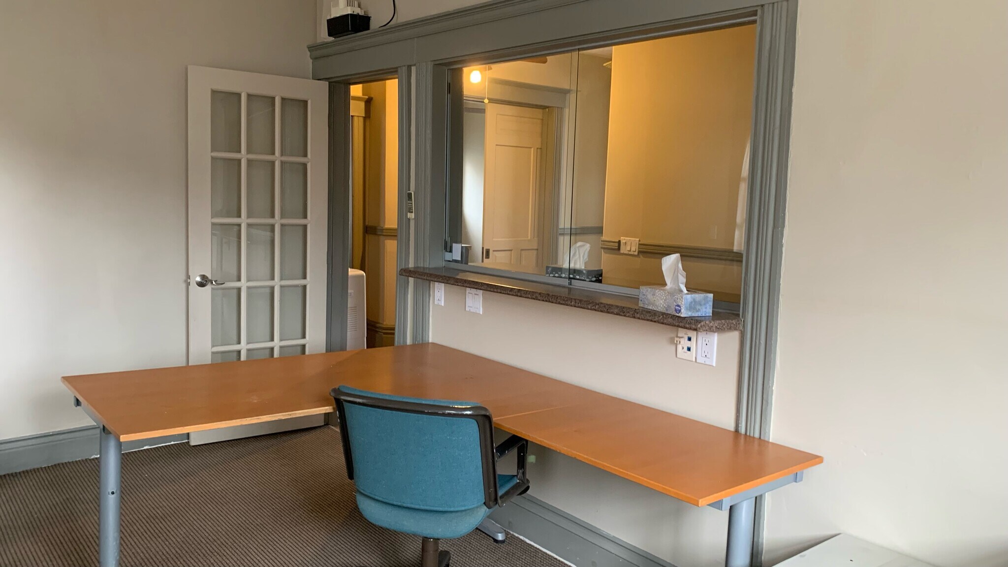 21 Sherman Av N, Hamilton, ON for sale Primary Photo- Image 1 of 1