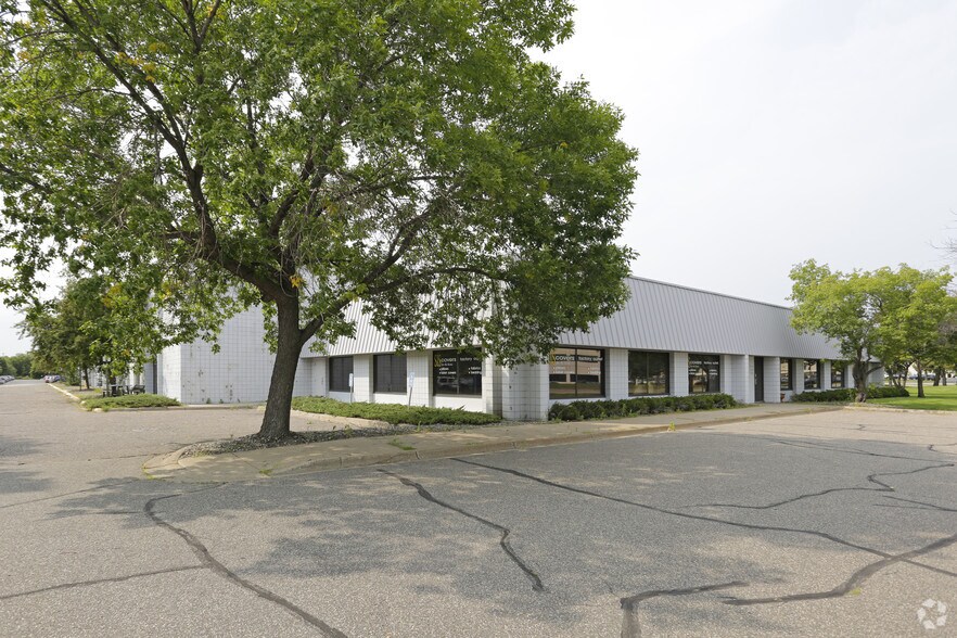 6707 Shingle Creek Pky, Brooklyn Center, MN à vendre - Photo du bâtiment - Image 2 de 8