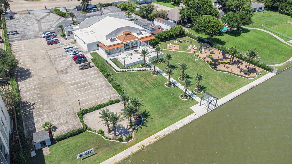 3901 Nasa Pky, El Lago, TX à vendre - Photo du bâtiment - Image 2 de 24