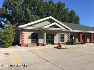 2820 19th Ave S, Grand Forks, ND for lease - Building Photo - Image 1 of 11