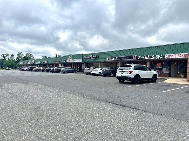 2077-2099 E Marlton Pike, Cherry Hill, NJ for lease - Building Photo - Image 2 of 4