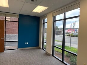 32650 State Route 20, Oak Harbor, WA à louer Photo intérieure- Image 1 de 1