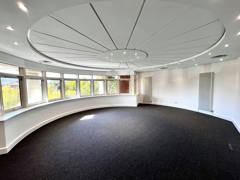 Cams Hl, Fareham à louer - Photo du bâtiment - Image 2 de 18