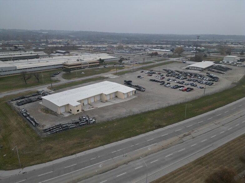 3550 Fairbanks Ave, Kansas City, KS à louer - Photo du bâtiment - Image 2 de 2