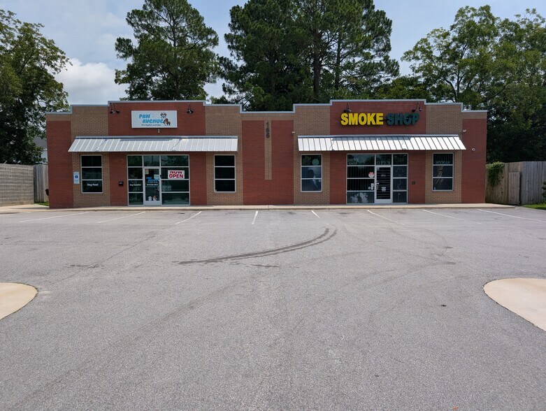 166 N Raleigh St, Angier, NC à vendre - Photo du bâtiment - Image 2 de 2