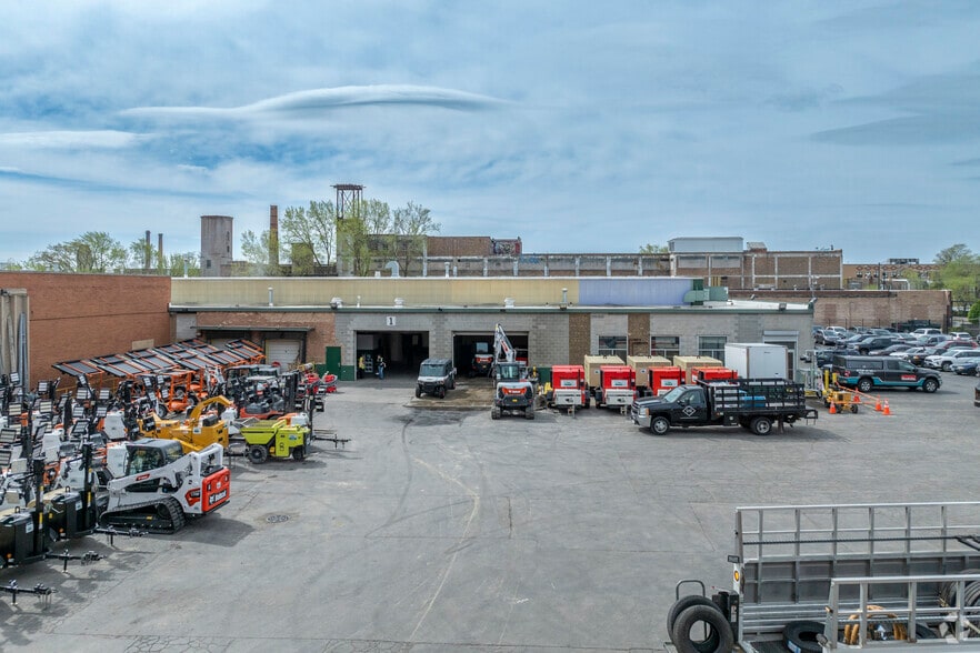1031-1033 N Cicero Ave, Chicago, IL for lease - Building Photo - Image 2 of 5