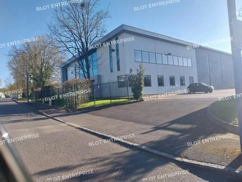 Flex dans La Chapelle-sur-Erdre à louer Photo du bâtiment- Image 1 de 13