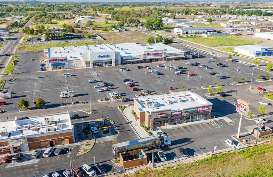 Ontario Retail Center portefeuille de 2 propriétés à vendre sur LoopNet.ca - Photo du b timent - Image 2 de 14