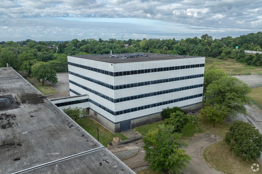 1310 Beulah Rd, Pittsburgh, PA for sale - Aerial - Image 3 of 4