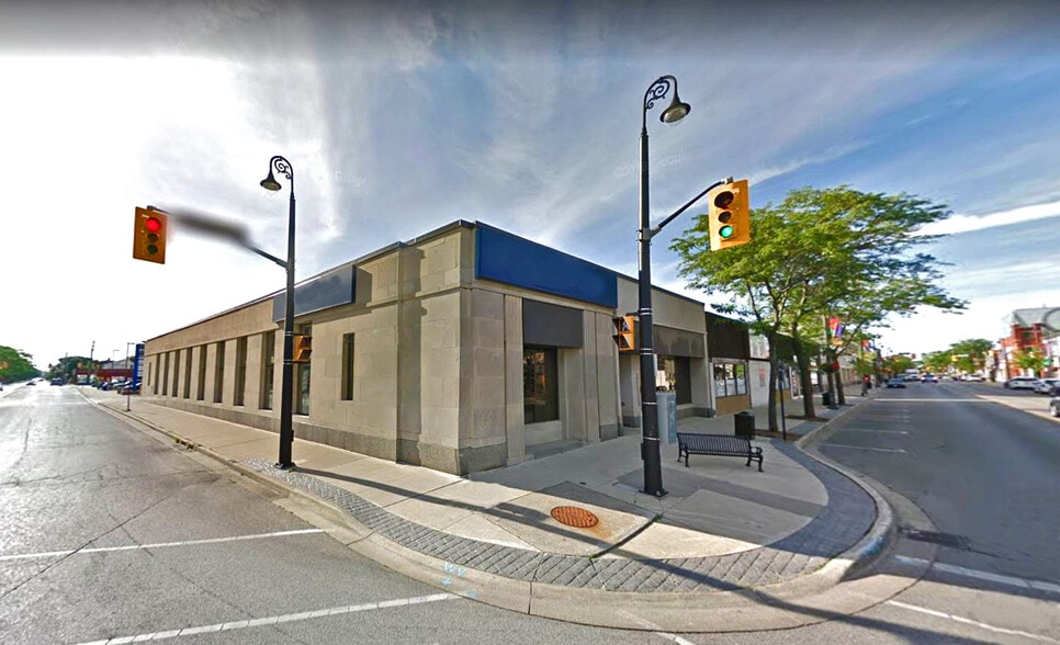 230 Christina St N, Sarnia, ON for sale - Primary Photo - Image 1 of 1